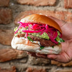 Chicken Burger Avocado🍔🥑 at Lia's Kitchen in Berlin