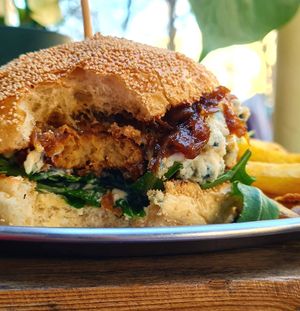 Blue cheese chicken burger at Lia's Kitchen in Berlin