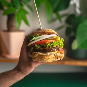 BBQ mushrooms burger 😎🍔🤩 at Lia's Kitchen in Berlin