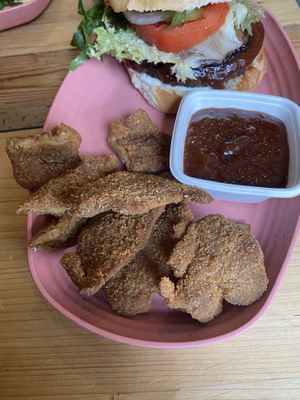 Nuggets with BBQ dip  at Lia's Kitchen in Berlin