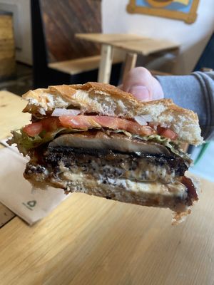 Queen’Noa-Lentils Burger  at Lia's Kitchen in Berlin