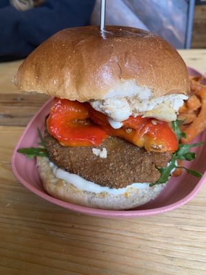 Chick’n Burger Classic  at Lia's Kitchen in Berlin