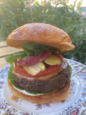 Oyster-Shiitake-Burger 😎🤩😎 at Lia's Kitchen in Berlin