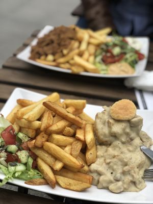 Vegan vol-au-vent schotel  at De Krewelligen Bidet in Antwerpen