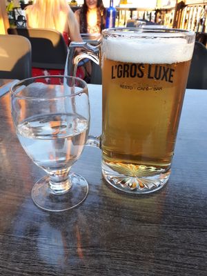 25oz gros lux at L'Gros Luxe in Quebec
