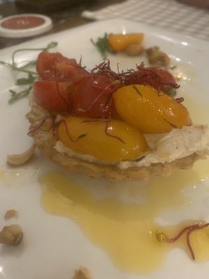 Crostasti a crema di anacardi, pomodorini e rucola  at La Mi Mama in Rimini