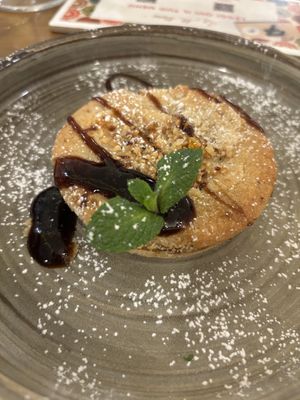 Dessert: Crostatina Linzer della nonna con marmellata di zucca agli amaretti e salsa liquirizia  at La Mi Mama in Rimini