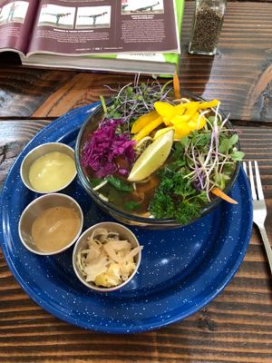 Pho-nomenal
spiced broth, zucchini noodles, carrot ribbons, sprouts, lime, hoison sauce, green sriracha, sauer-kraut (nut-free) at The Hunter's Wife Health Bar in Wenatchee