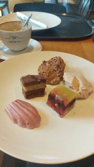 Toetjes ontbijt 😁 at Spirit in Amsterdam