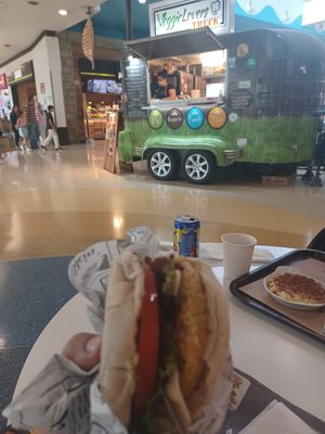  at Veggie Lovers Truck in Almada