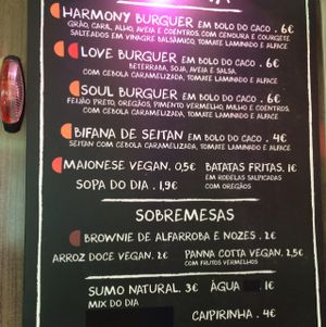 menu at Veggie Lovers Truck in Almada