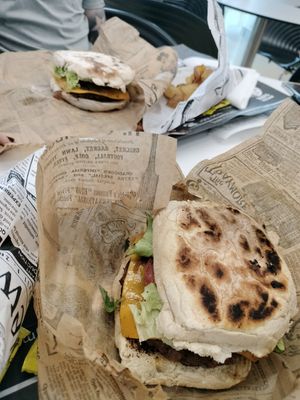 Beyond & Peace at Veggie Lovers Truck in Almada