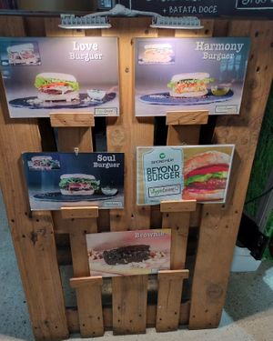  at Veggie Lovers Truck in Almada