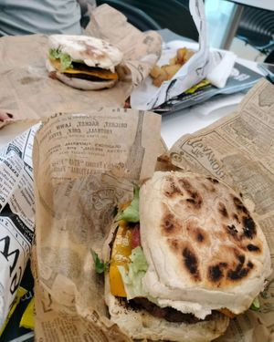  at Veggie Lovers Truck in Almada