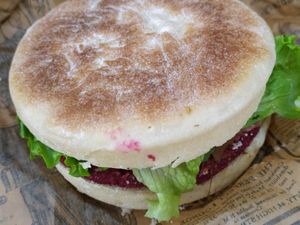 Closed Love (beet burger) at Veggie Lovers Truck in Almada