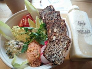 breakfast and a smoothie at Vegelabb in Warsaw