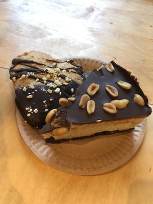 Cakes at Vegelabb in Warsaw