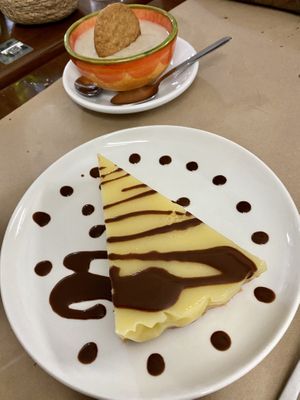 Natillas de plátano y tarta helada de melocotón  at BioXoco in Barcelona