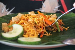 Mie goreng, which is fried noodles. Ask them vegetarian and with no egg and no krupuk (crackers, that are made of flour and shrimps).  at Bale Sampan in 