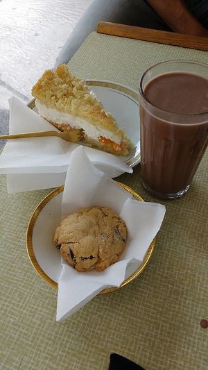vegan 'cheese Streusel'-cake, cookie, chocolate at Poffers Cafe in Stuttgart