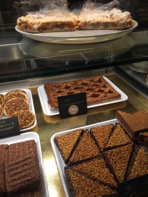 Clearly labeled vegan baked goods  at Weber in Stuttgart