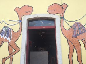 Front door  at Dromedário in Sagres