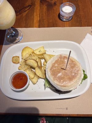 Mr Bean burger  at Dromedário in Sagres