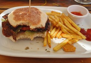 Mr Bean burger at Dromedário in Sagres
