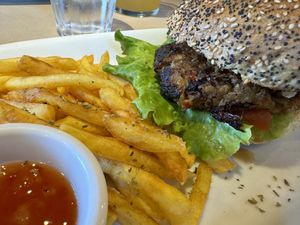 Mrs Quinoa Burger. Vegan!    at Dromedário in Sagres