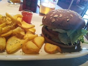 Veggie burguer de tofu at Dromedário in Sagres