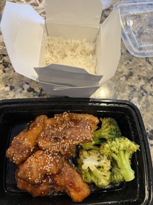 Sesame Chicken  at VeGreen in Duluth