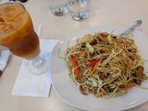 Vegan Thai tea and Singapore Rice Noodles at VeGreen in Duluth