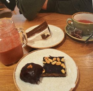 Sweets, tea and a smoothie 😋 at Plants by Deliciously Ella in London