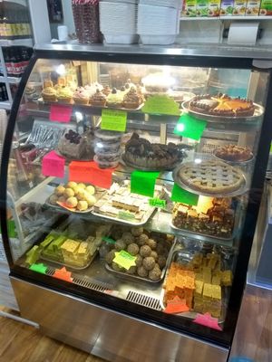 Desserts 🤤 at HealthyWealthy in North London