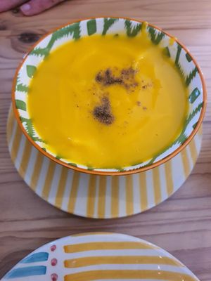 Crema de calabaza y zanahoria at Vía-Organica in Tenerife