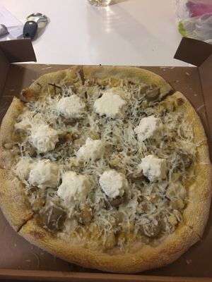 Cheesy pizza at Picky Wops in South West London