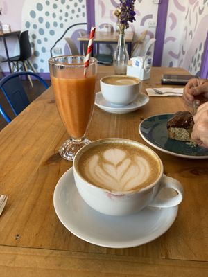 Latte and juice  at La Morada Alegre in Valparaiso