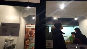 sticker at Falafelove - Senatorska in Warsaw