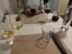 Nice and cheap wine at La Tecia Vegana in Venice