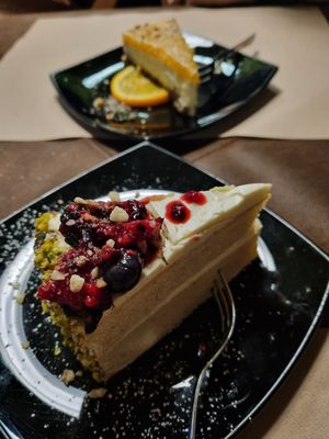 עוגת קרם at La Tecia Vegana in Venice