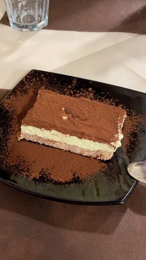 v Tiramisu 6€ 😍  at La Tecia Vegana in Venice