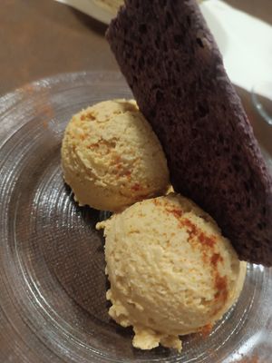 Houmous at La Tecia Vegana in Venice