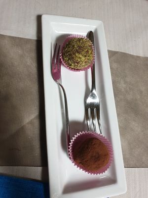 Chocolate bombs 😍 at La Tecia Vegana in Venice