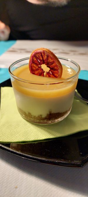 Vegan cheesecake at La Tecia Vegana in Venice