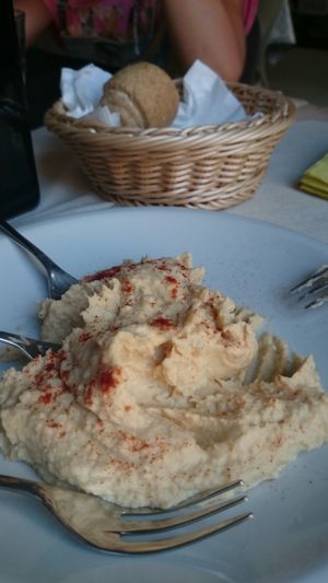 Hummus at La Tecia Vegana in Venice