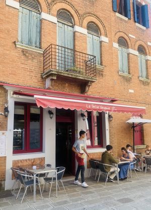Cute location! Friendly staff   at La Tecia Vegana in Venice