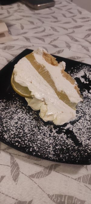 Tarta de limón at La Tecia Vegana in Venice