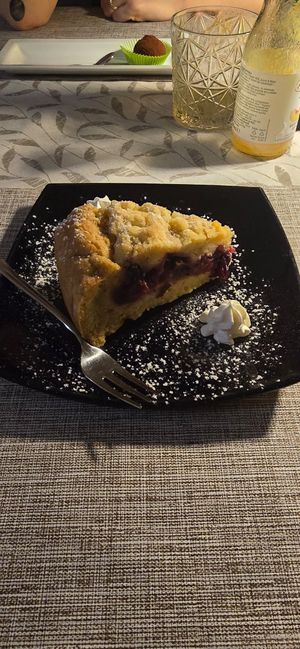 Plum crumble pie at La Tecia Vegana in Venice