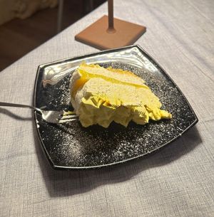 "Cheesecake" at La Tecia Vegana in Venice