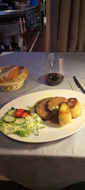 Seitan ao vinho nebbiilo at La Tecia Vegana in Venice